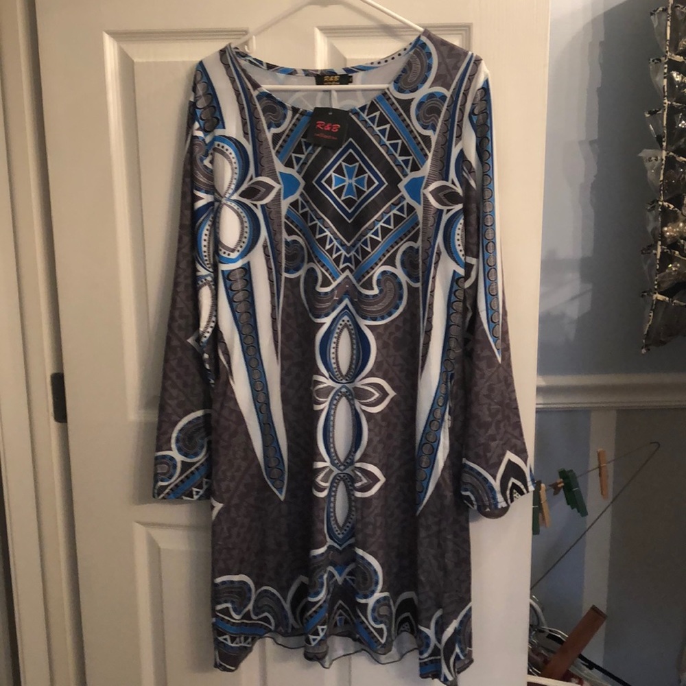 Gray Abstract Scallop-Hem Shift Dress